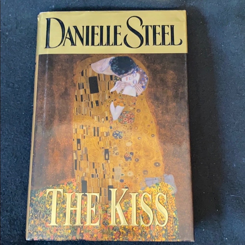 The Kiss Danielle Steel, , Fiction Hardback